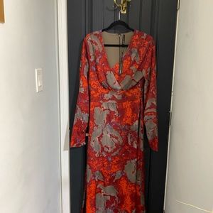 W118 maxi dress size L v neck fully lined